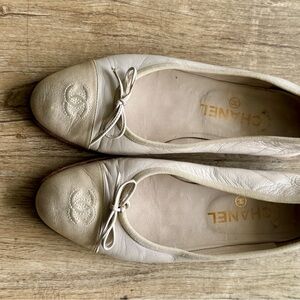 Chanel Cream Leather Ballet Flats with Bow